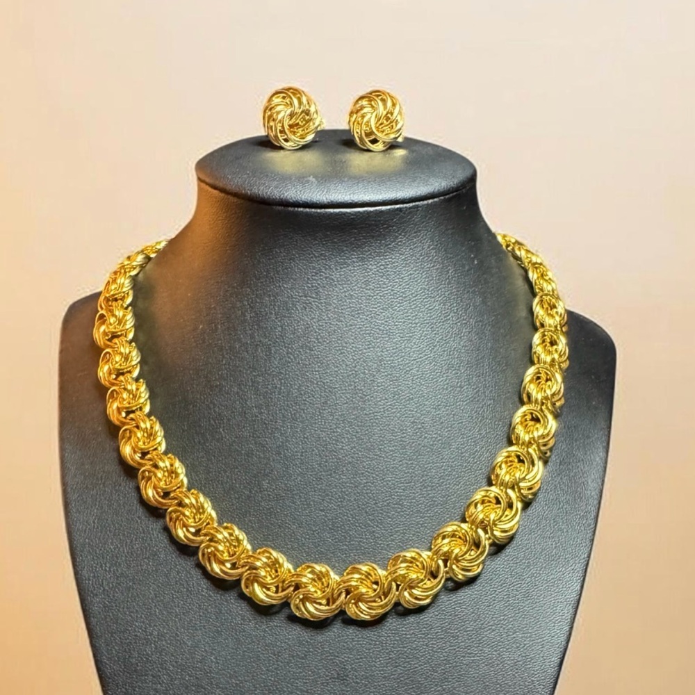 Vintage Gold Necklace and Clip on Earring Set